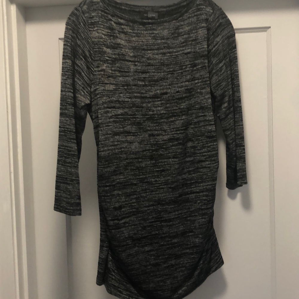 Heather knit 3/4 length sleeve top, tunic length. Size Medium